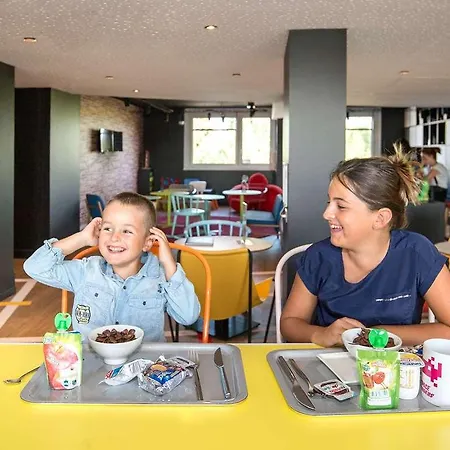 Ibis Styles Lyon Eurexpo 3* بْرو